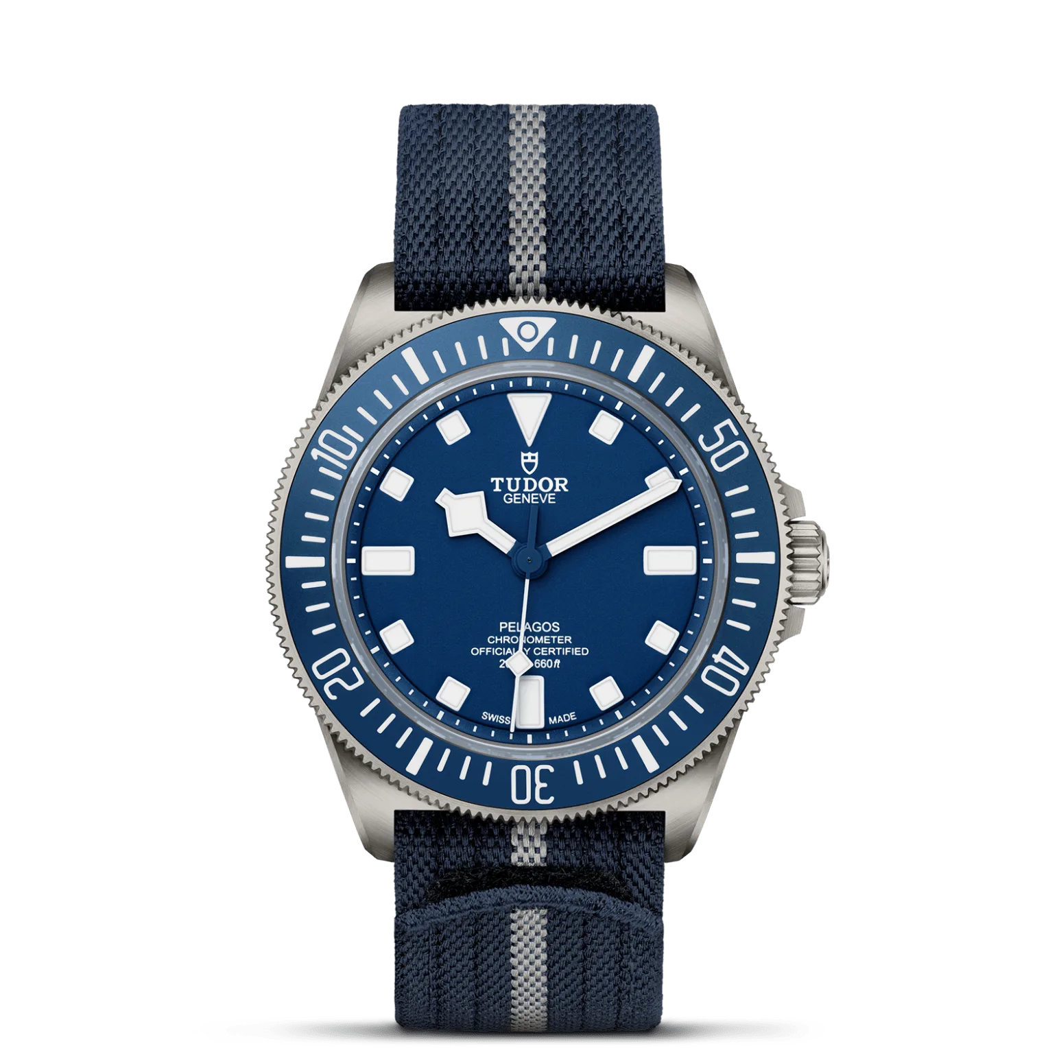 Pelagos FXD, con Dial Navy bluey Bisel Bidirectional rotating bezel in titanium with ceramic disc, 60-minute retrograde graduation for navigation by successive stages